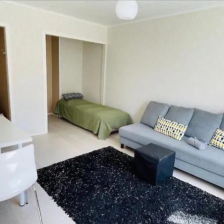 Kotimaailma Helsinki - Valoisa Yksioe Tikkurilan Kupeessa Vantaa