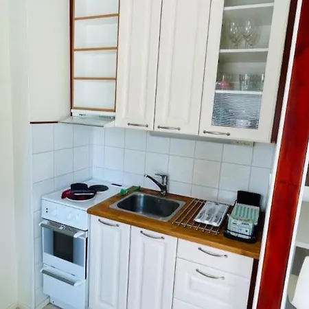 Apartament Kotimaailma Helsinki - Valoisa Yksioe Tikkurilan Kupeessa *