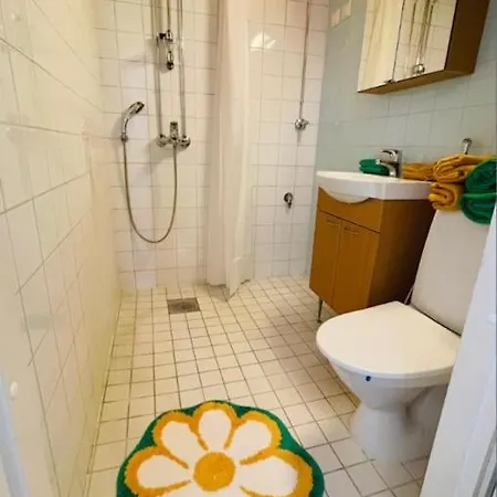 Kotimaailma Helsinki - Valoisa Yksioe Tikkurilan Kupeessa * Vantaa