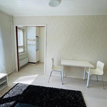 Kotimaailma Helsinki - Valoisa Yksioe Tikkurilan Kupeessa Vantaa