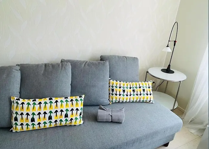 Kotimaailma Helsinki - Valoisa Yksioe Tikkurilan Kupeessa