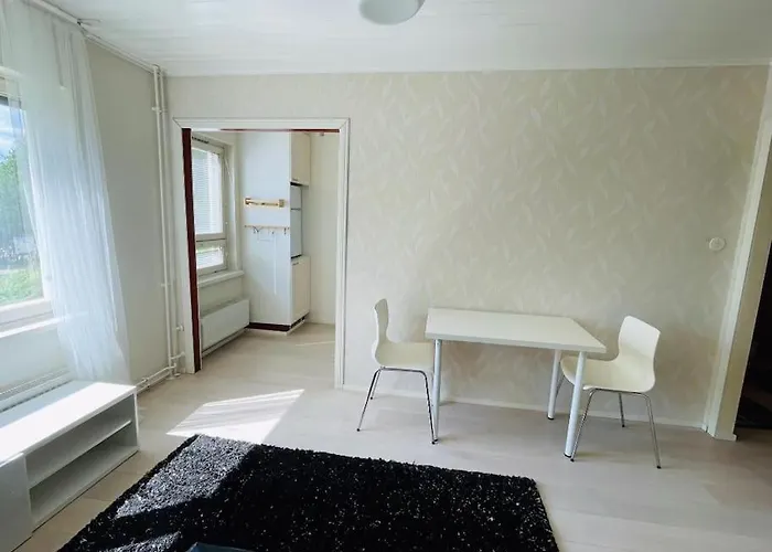 Kotimaailma Helsinki - Valoisa Yksioe Tikkurilan Kupeessa فانتا